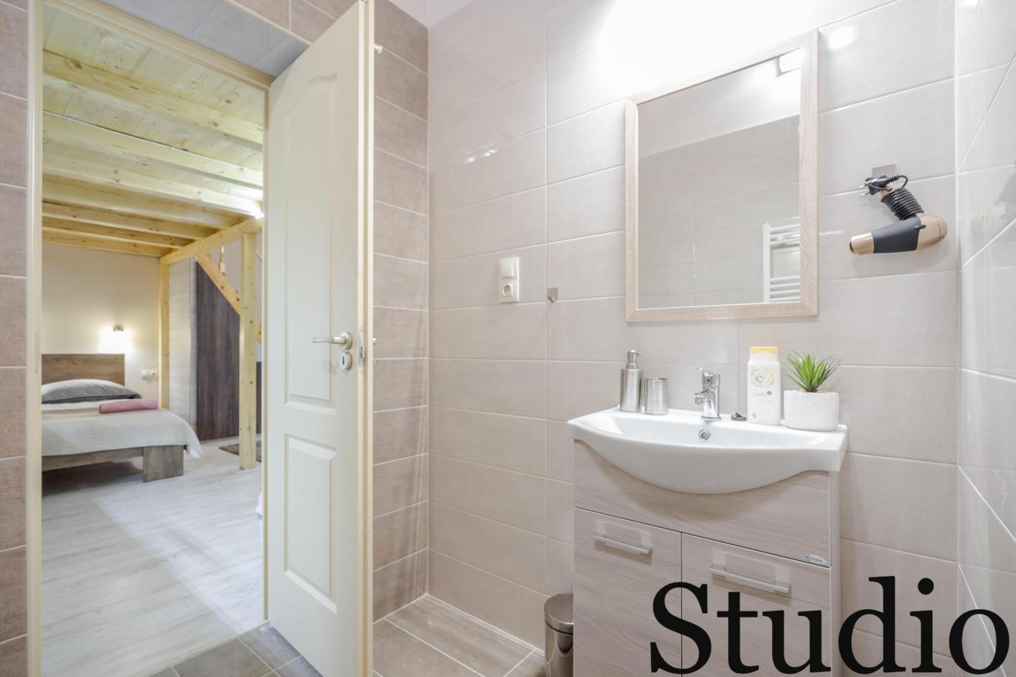 Bpr Luminous Design Apartman *